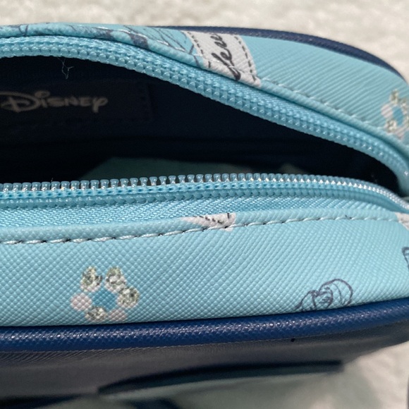 🆕Danielle Nicole Disney Cinderella Crossbody ,  blue - Picture 9 of 10